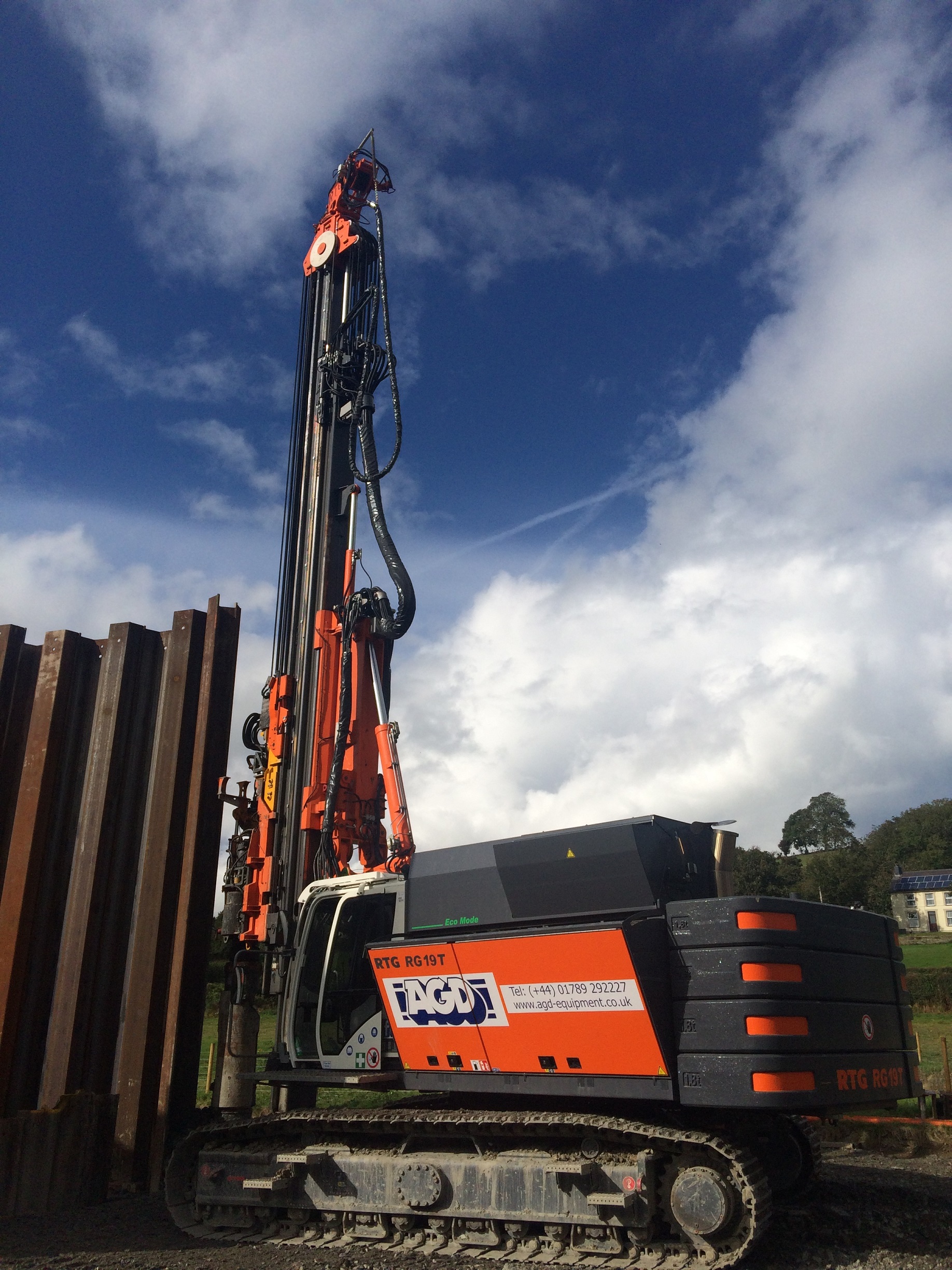 RTG RG19T telescopic leader rig on hire in Wales